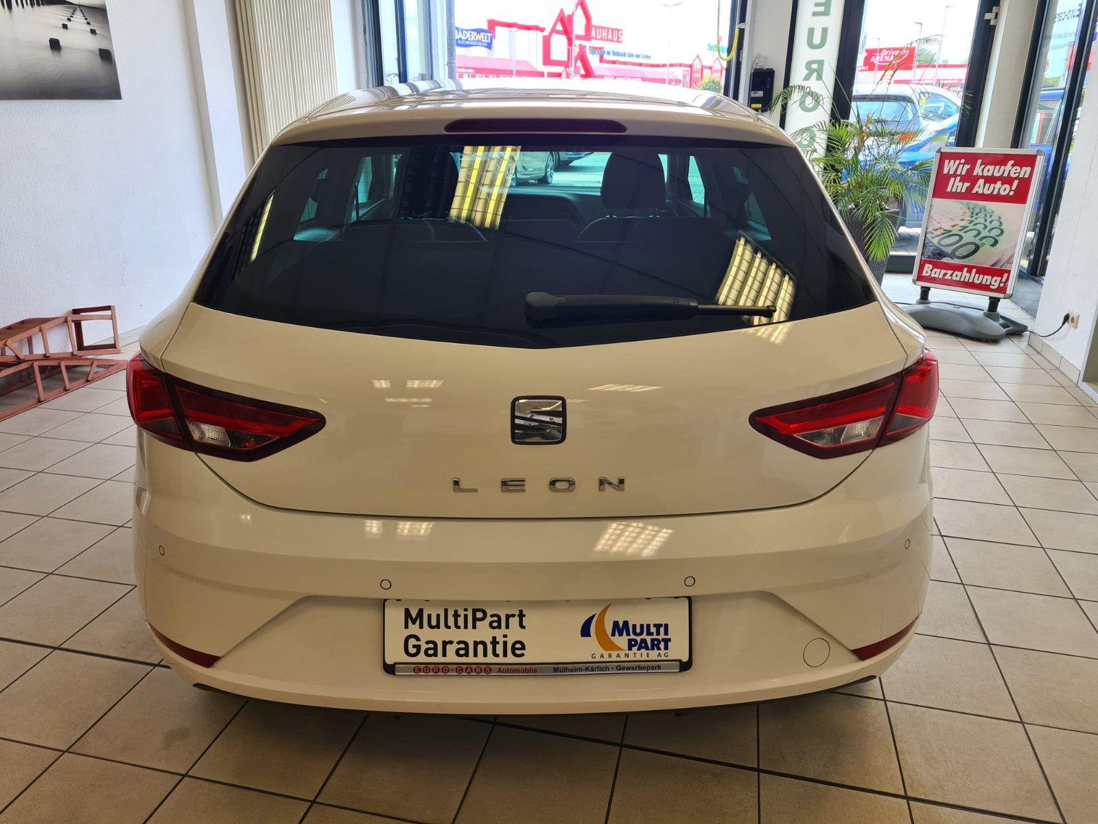 Fahrzeugabbildung SEAT Leon Style / 1. HAND / SCHEKCHEFT / GARANTIE