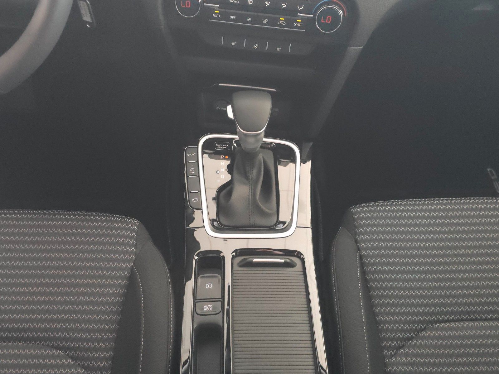 Fahrzeugabbildung Kia CEED_5 1.5T 140 DCT7 VIS KOMF+ NAVI