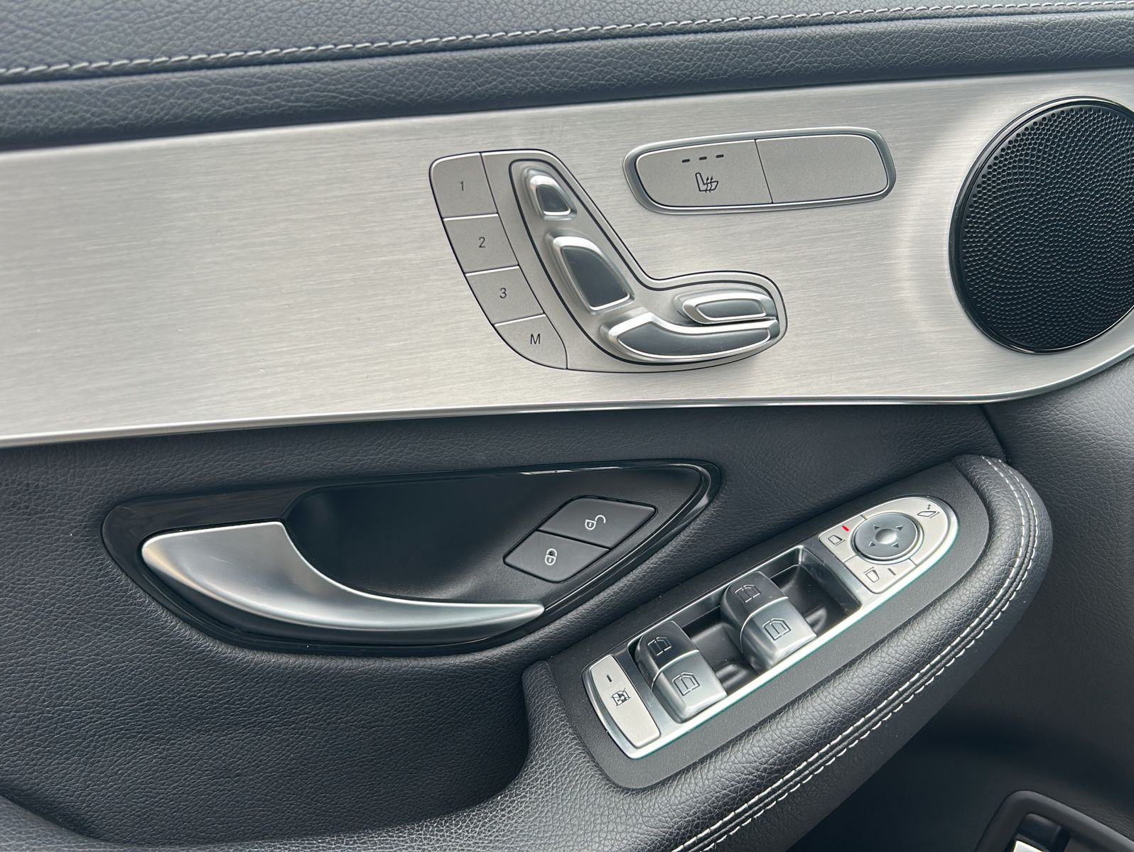 Fahrzeugabbildung Mercedes-Benz GLC 300 d 4MaticExclusive