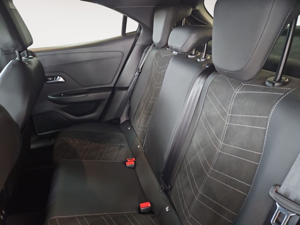 Fahrzeugabbildung Opel Mokka 1.2 DI Automatik Ultimate Sitzheizung Navi