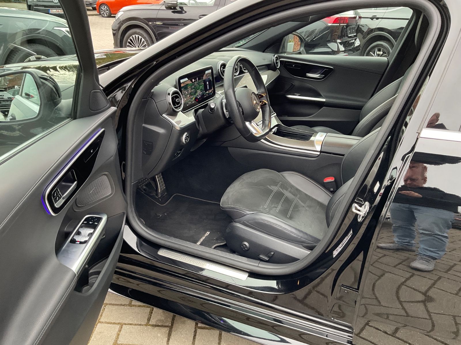 Fahrzeugabbildung Mercedes-Benz C 220 d T Autom,AMG,AHK,Kamera,Distronic