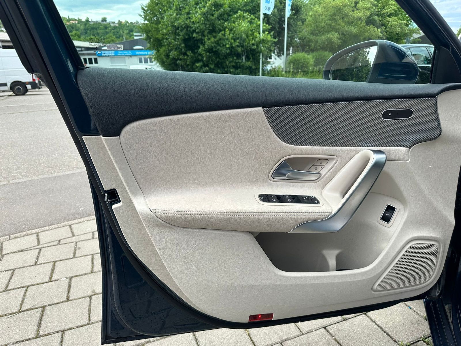 Fahrzeugabbildung Mercedes-Benz A 180 d Limousine *Progressive*NAVI*AHK*LEDER*