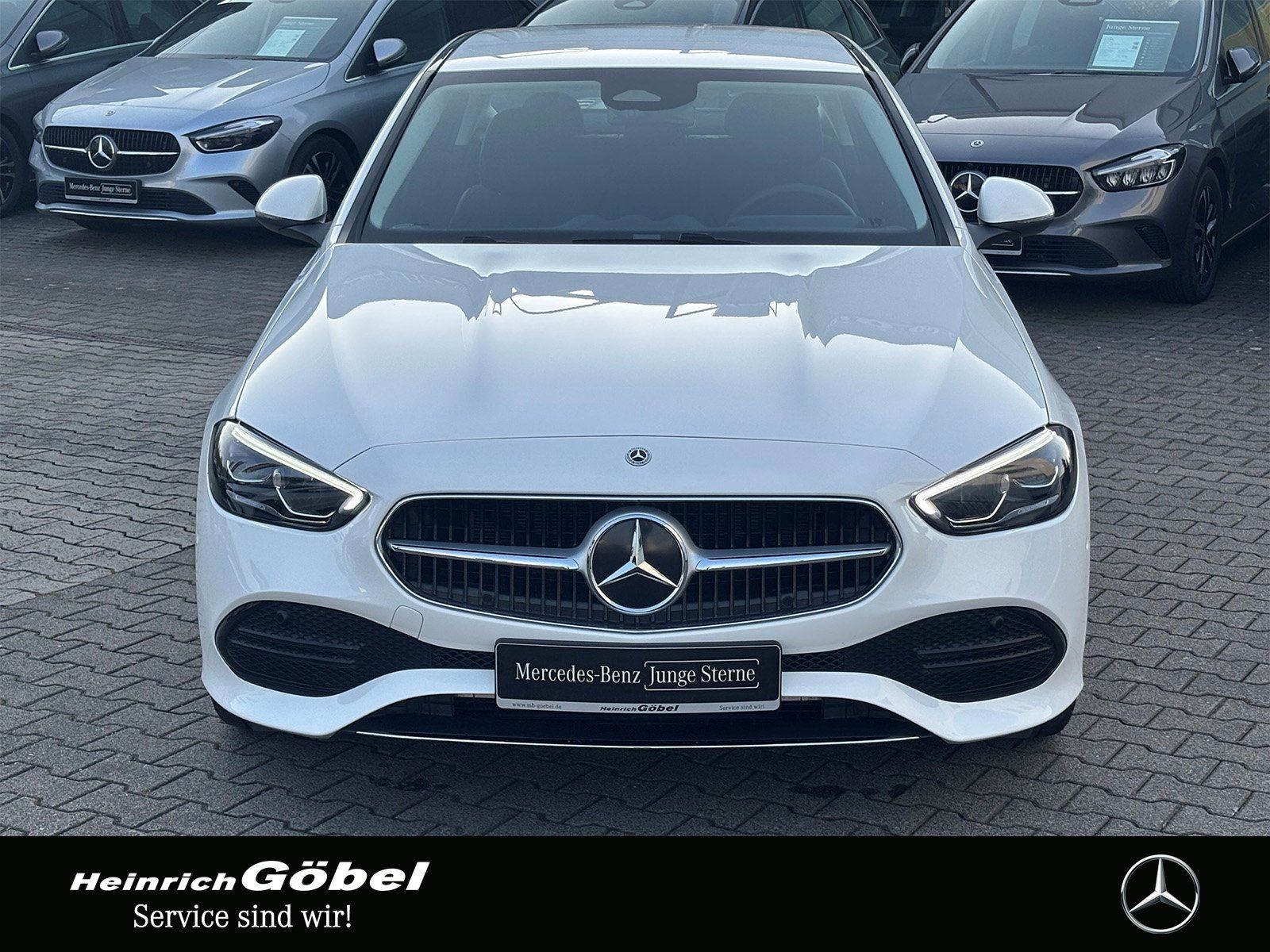 Fahrzeugabbildung Mercedes-Benz C 200 AVANTGARDE*TOTWINKEL*KAMERA*LED*SPURHALTE