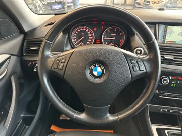 BMW X1 sDrive *TÜV0928*VOLL-LEDER*NAVI*PDC*2-ZONEN*