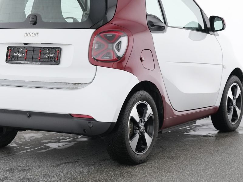 Fahrzeugabbildung Smart smart EQ fortwo Exclusive*Pano*LED*Kamera*22kW*