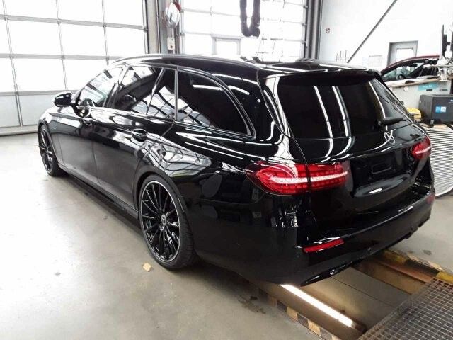 Fahrzeugabbildung Mercedes-Benz E 400d 4M AMG+Burm+Pano+AHK+Distr+Memory+Night