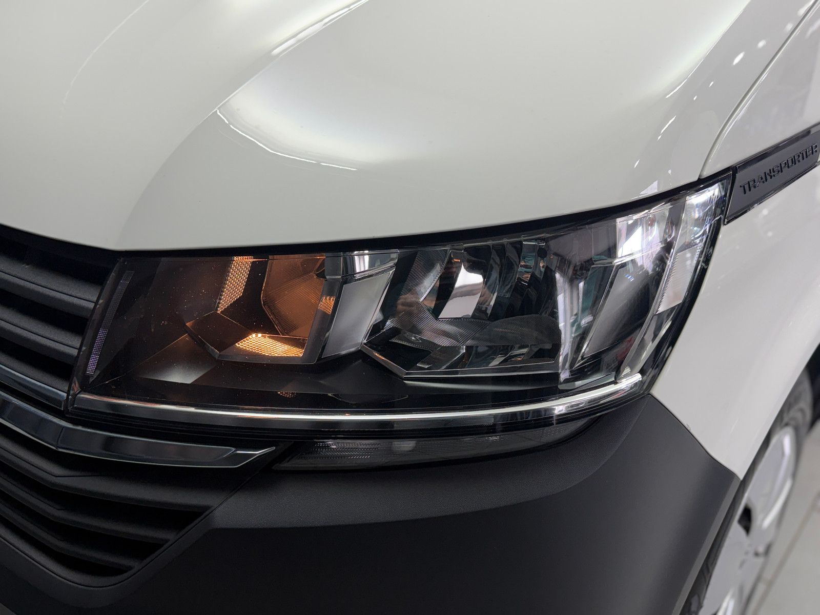 Fahrzeugabbildung Volkswagen T6.1 Transporter Kasten lang FWD|AC|PDC