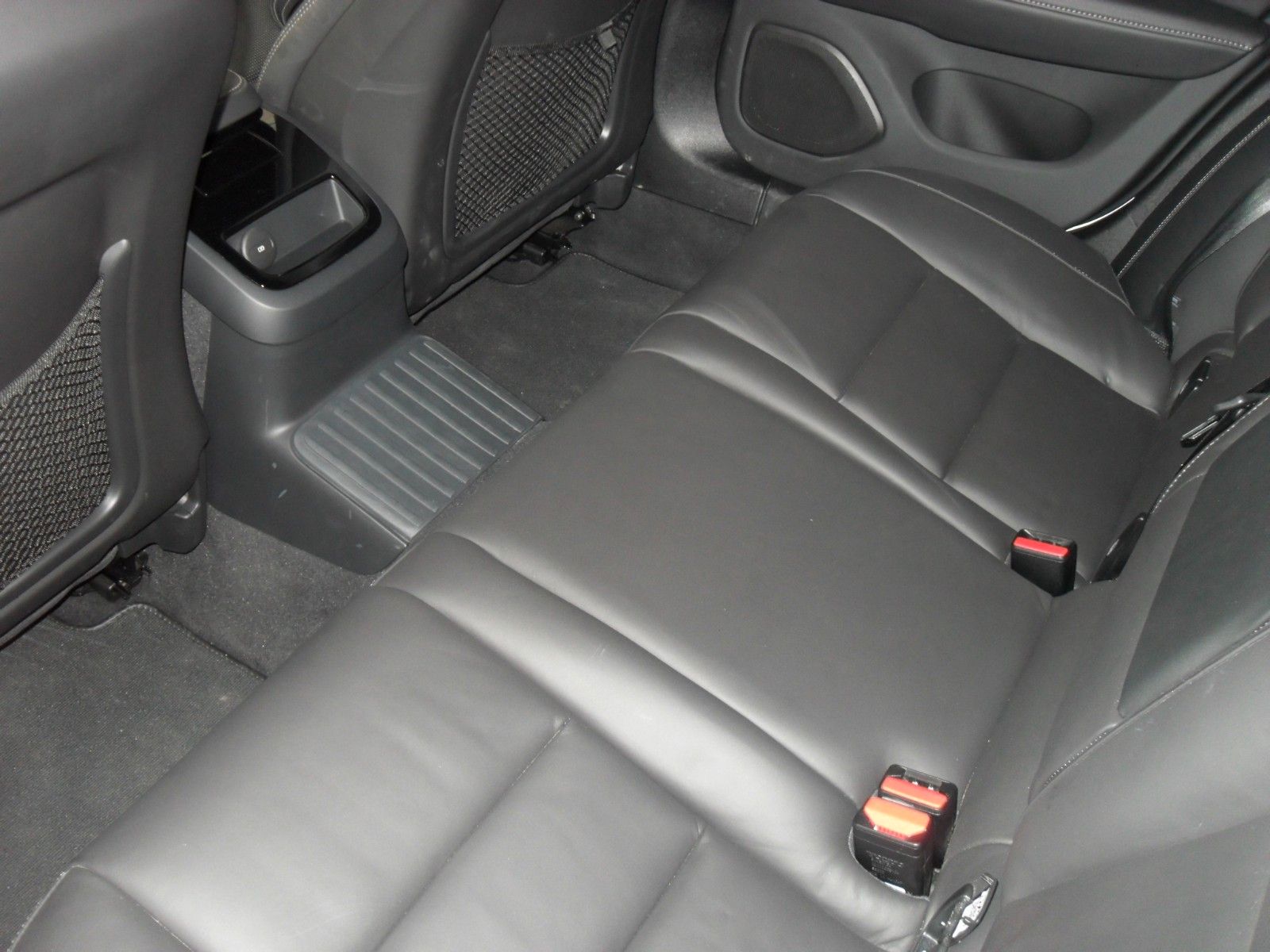 Fahrzeugabbildung Volvo V60 T8 R Design | AWD