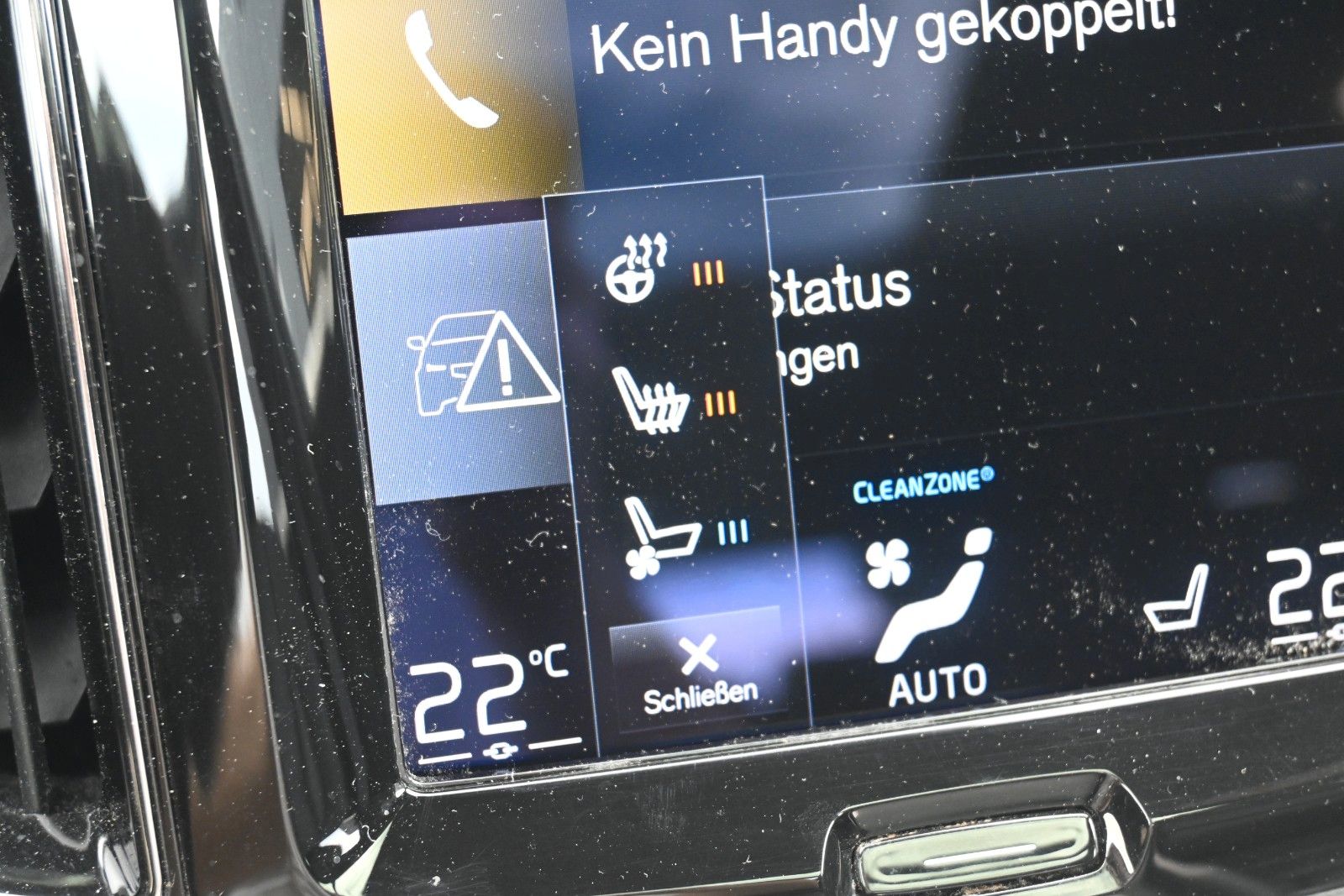 Fahrzeugabbildung Volvo XC60 B5D AWD R-Design*LED*PANO*STHZ*LUFT*B&W*AHK