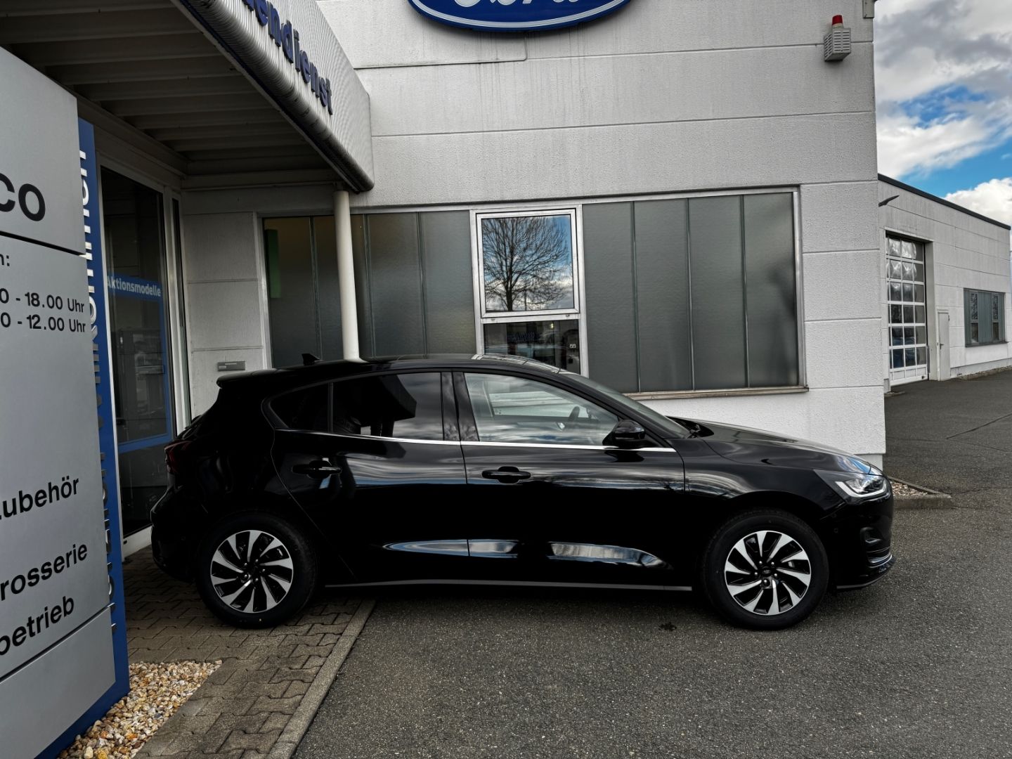 Ford Focus Titanium Edition+LED+PDC+iACC+NAV+DAB+BLIS imagem 3
