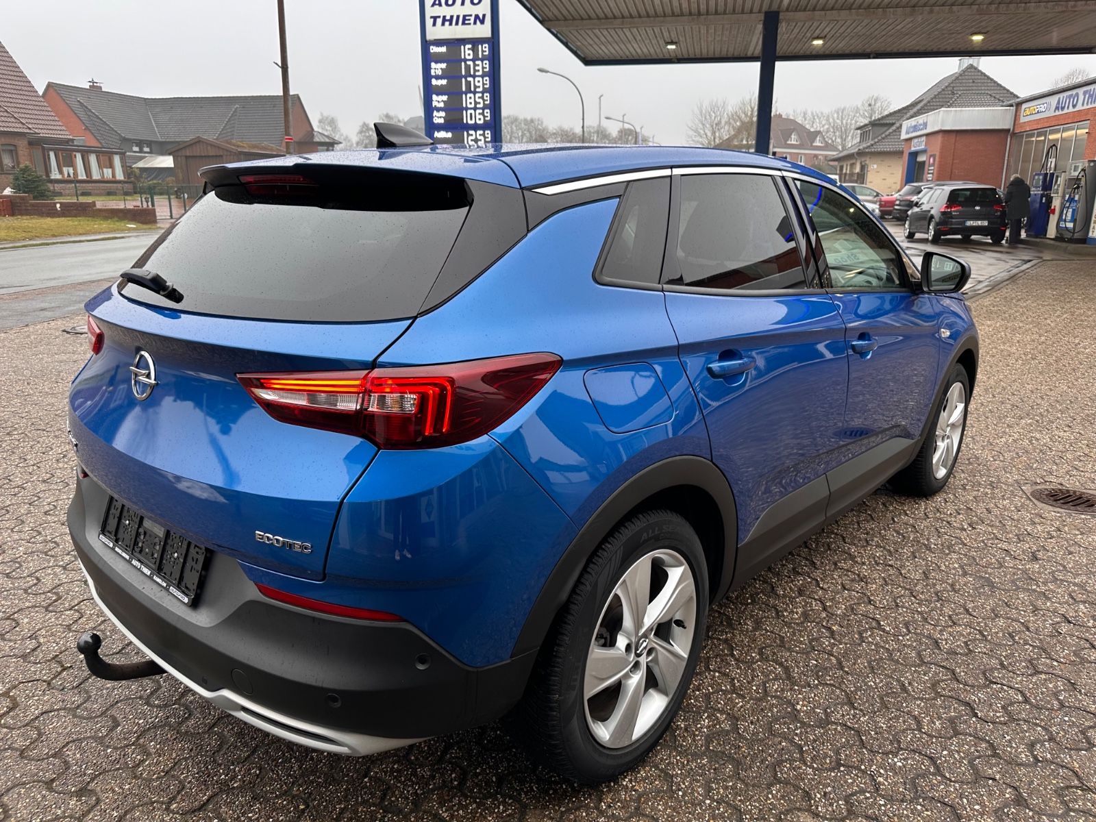 Fahrzeugabbildung Opel Grandland (X) 1.2 Turbo BiLED/AHK/Navi/360°/GJR