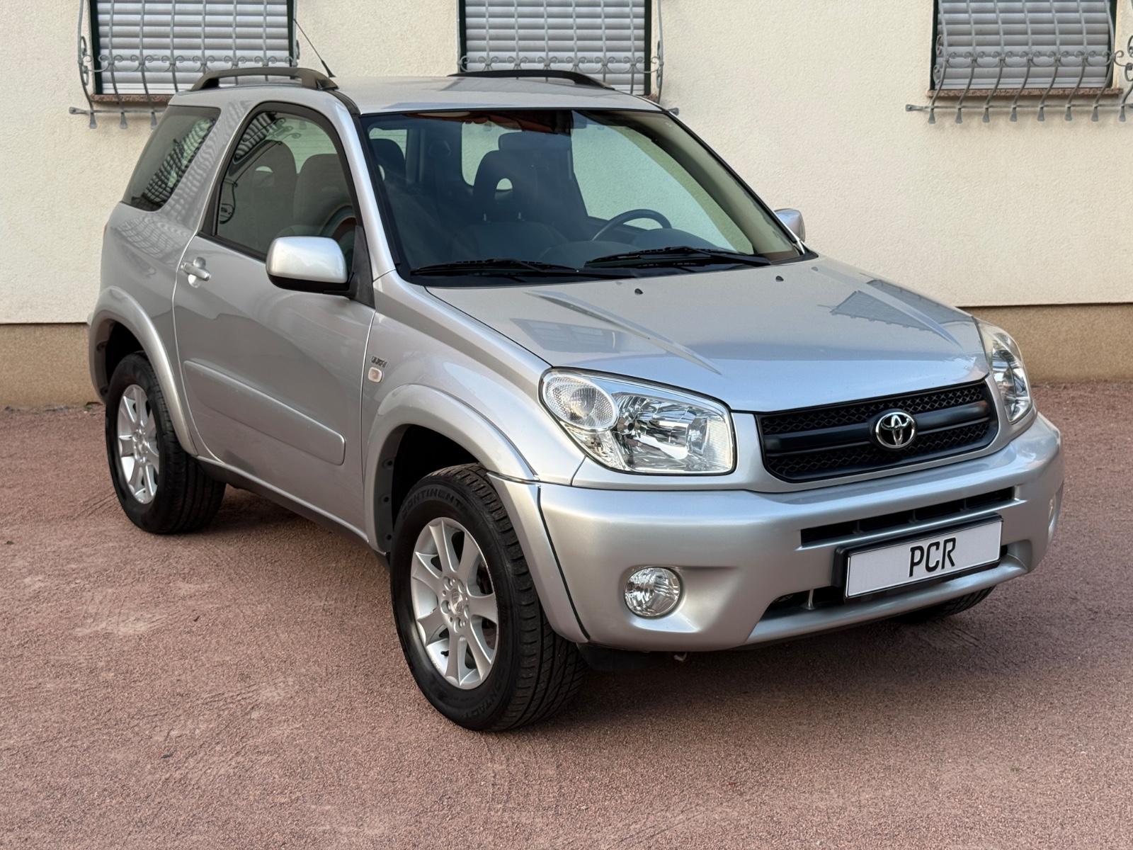 TOYOTA RAV4 - 2.0 150 CV - 4x4 - BVM - VOLANT EN CUIR