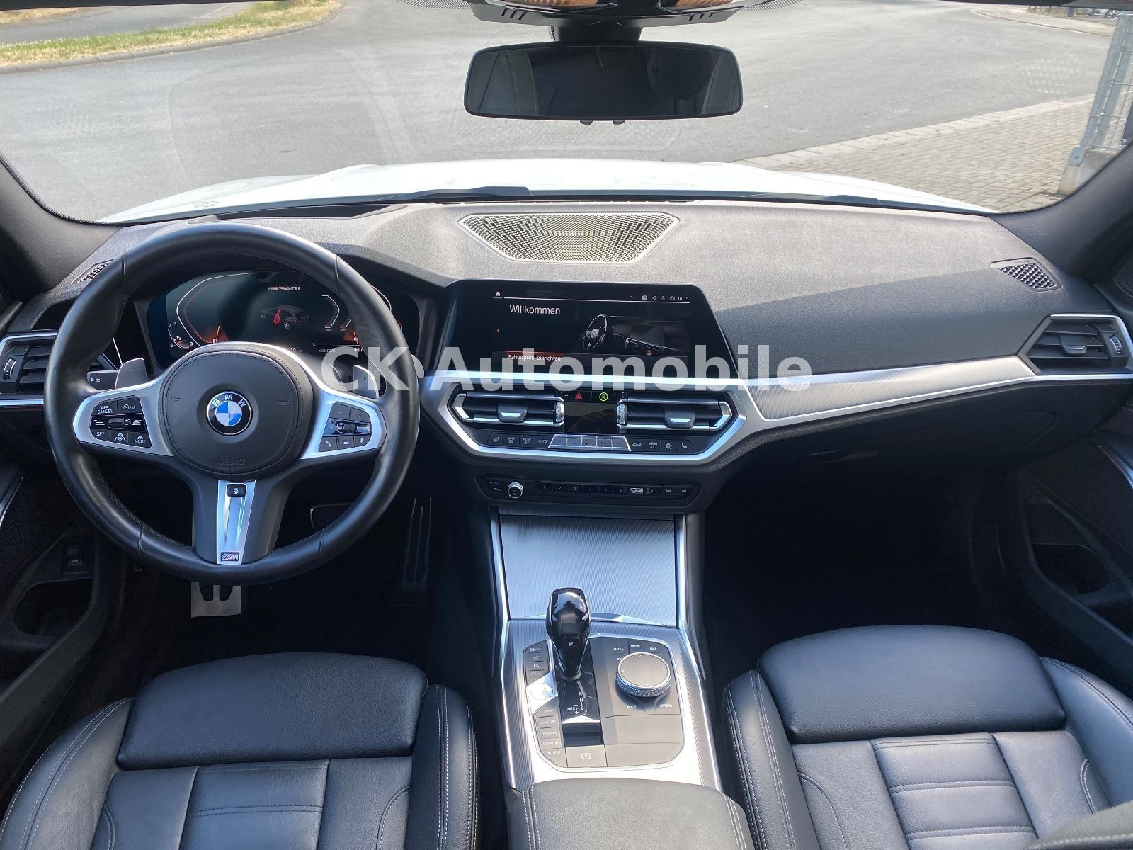 Fahrzeugabbildung BMW M340i Touring xDrive/Navi/HeadUP/Pano/360°
