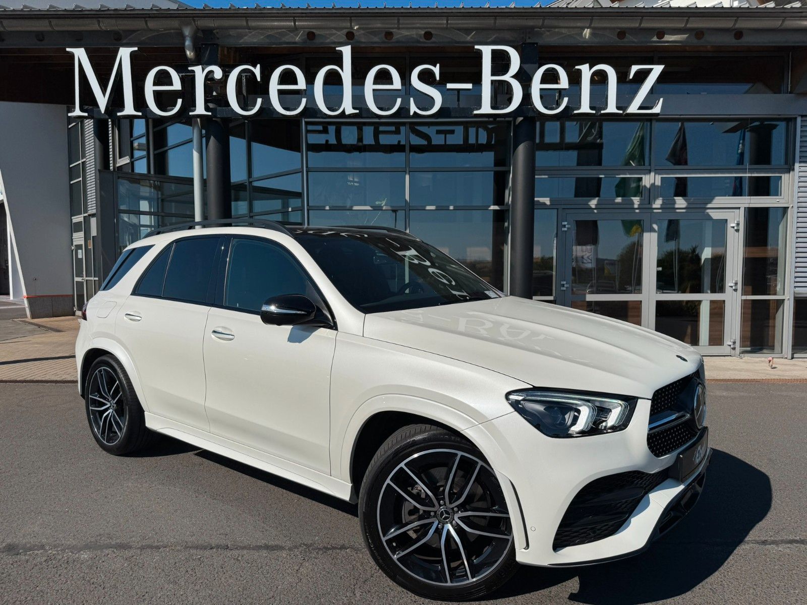 Fahrzeugabbildung Mercedes-Benz GLE 450 4M AMG+Distr+Pano+Night