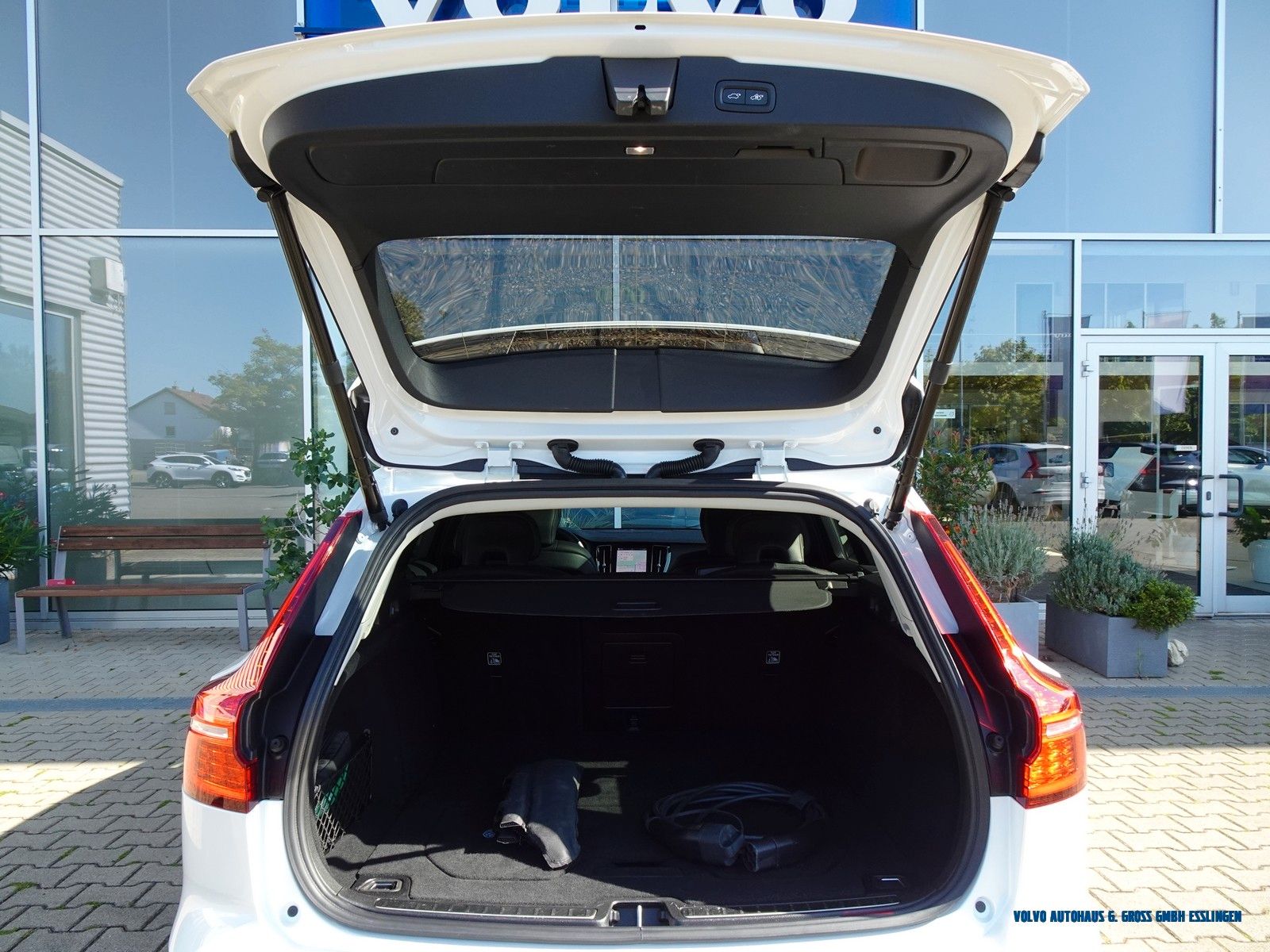 Volvo V60 T8 AWD Recharge Ultimate Dark foto 6