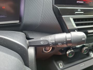 Citroën C4 Feel Pack PT130 °LED°HUD°Kamera°Navi°SHZ°
