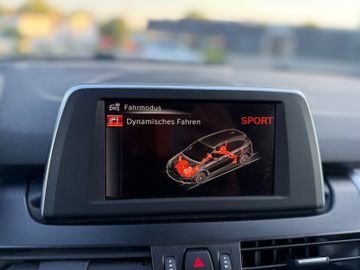 BMW 218 - 11