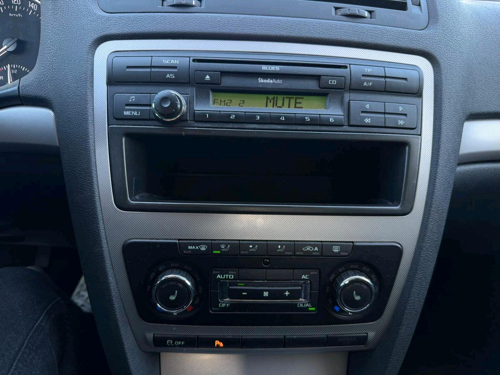 Skoda Octavia 2011 — photo 9