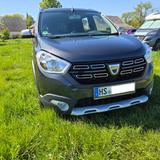 Dacia Lodgy TCe 130 Stepway *AHK*Klima*RFK*Garantie - Dacia Lodgy von privat