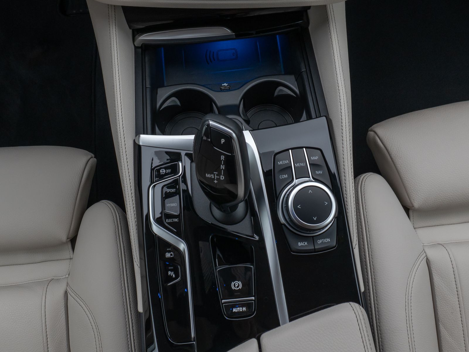 Fahrzeugabbildung BMW 530e xD Luxury Line KameraHUD DAB HiFi Komfort