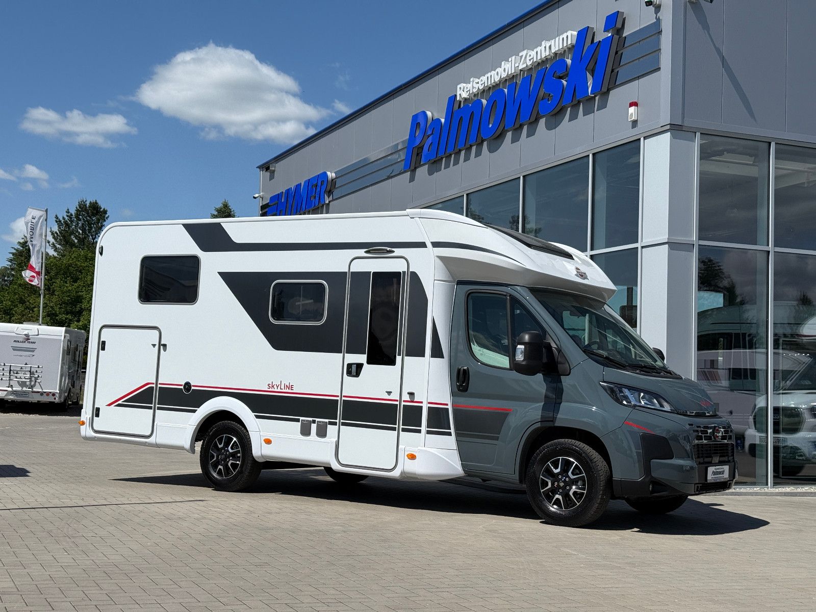 Fahrzeugabbildung Bürstner Lyseo Time Skyline 690G - Sie sparen 12.899€