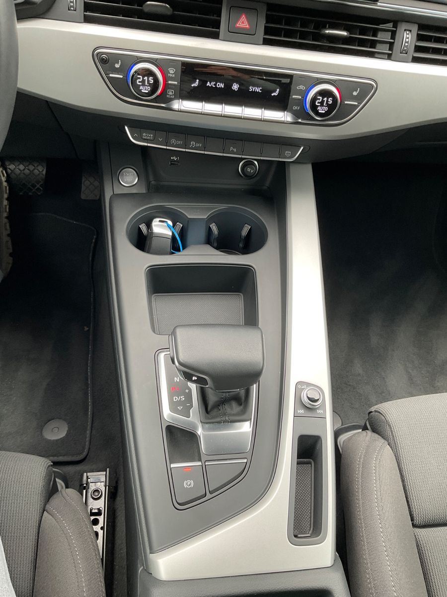 Fahrzeugabbildung Audi A4 Avant 40 TFSI S tronic S line,AHK,ACC,Virtual