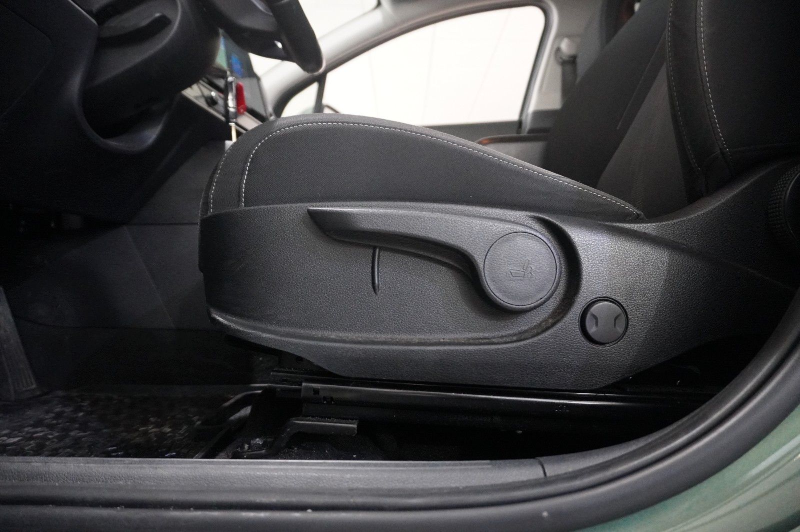 Fahrzeugabbildung Kia Sportage 1.6 HYBRID AWD NAVI/LED/KAMERA/SPORT/SH