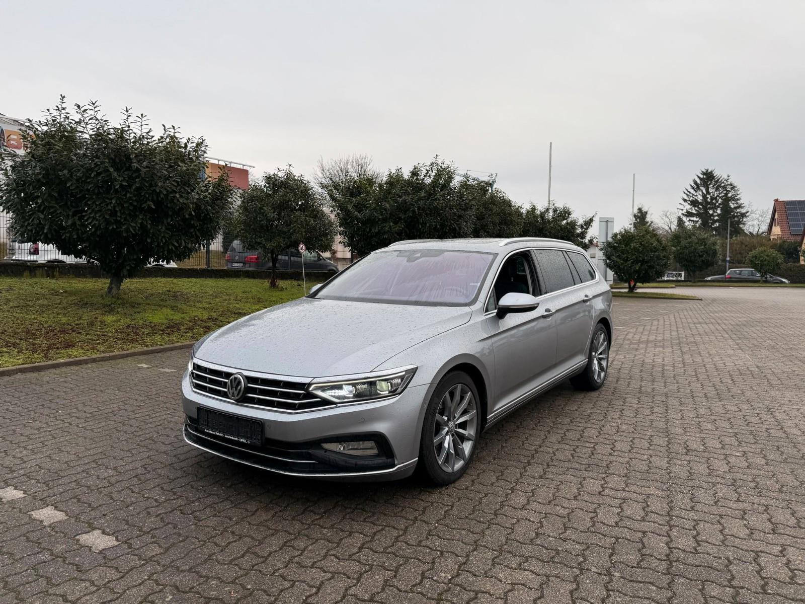 Volkswagen Passat Variant Elegance 4M/Panorama/AHK/ACC/360"