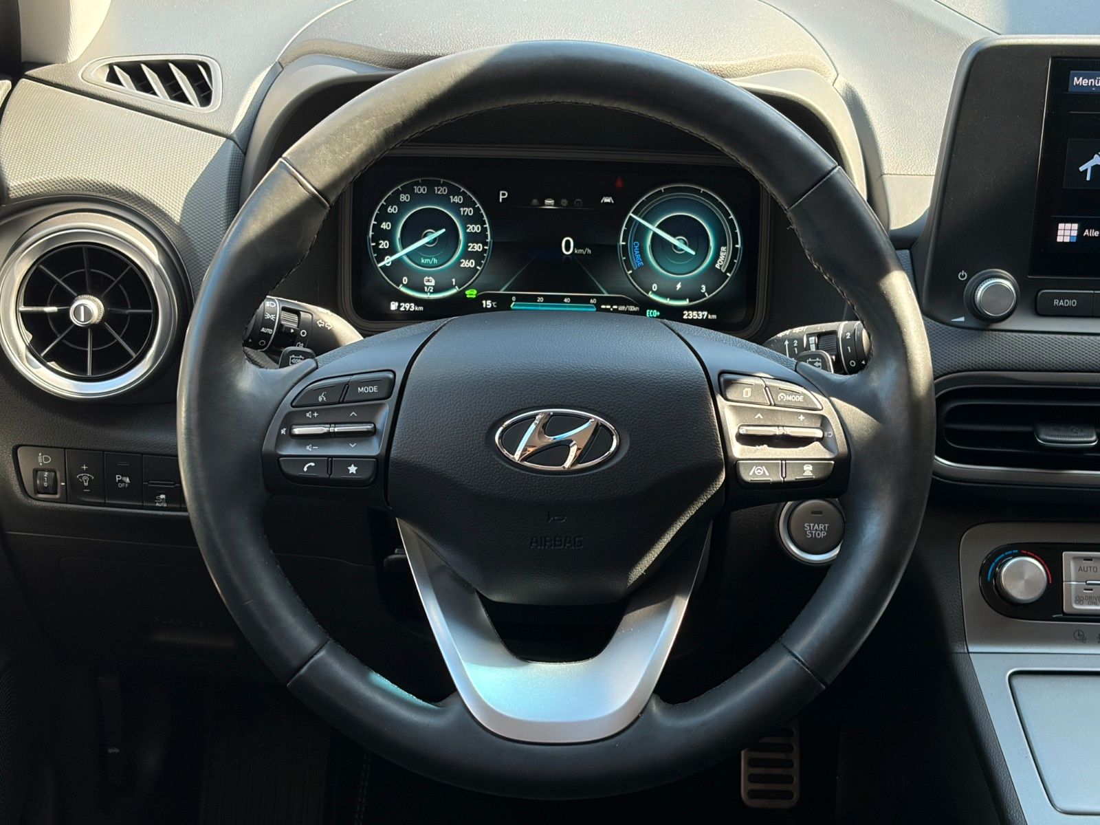 Fahrzeugabbildung Hyundai KONA E Select SHZ LHZ ACC LKA LFA Navi CarPlay