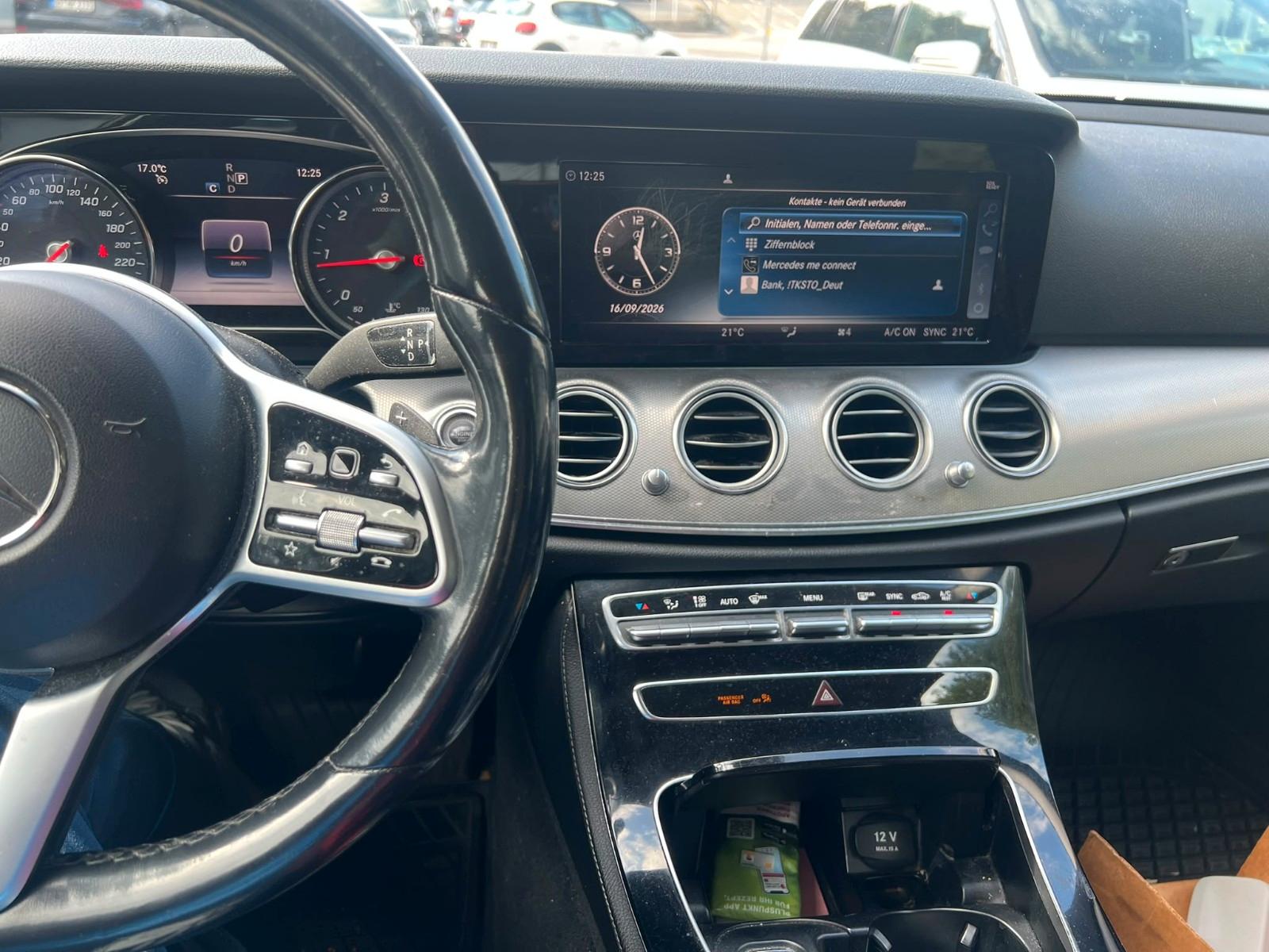 Mercedes-Benz E 220 E Limousine Taxi