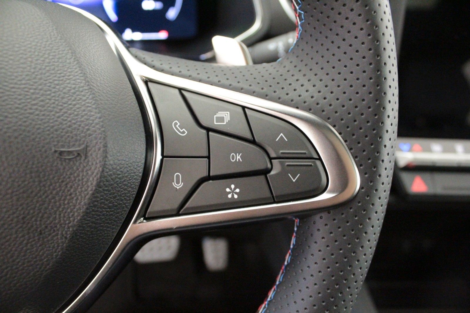 Fahrzeugabbildung Renault Captur Mild Hybrid 160 EDC Esprit Alpine