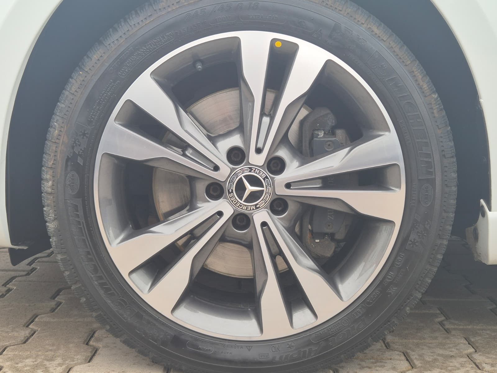 Fahrzeugabbildung Mercedes-Benz V 300 d 4MATIC lang AMG PANO*Mittelkonsole*AHK