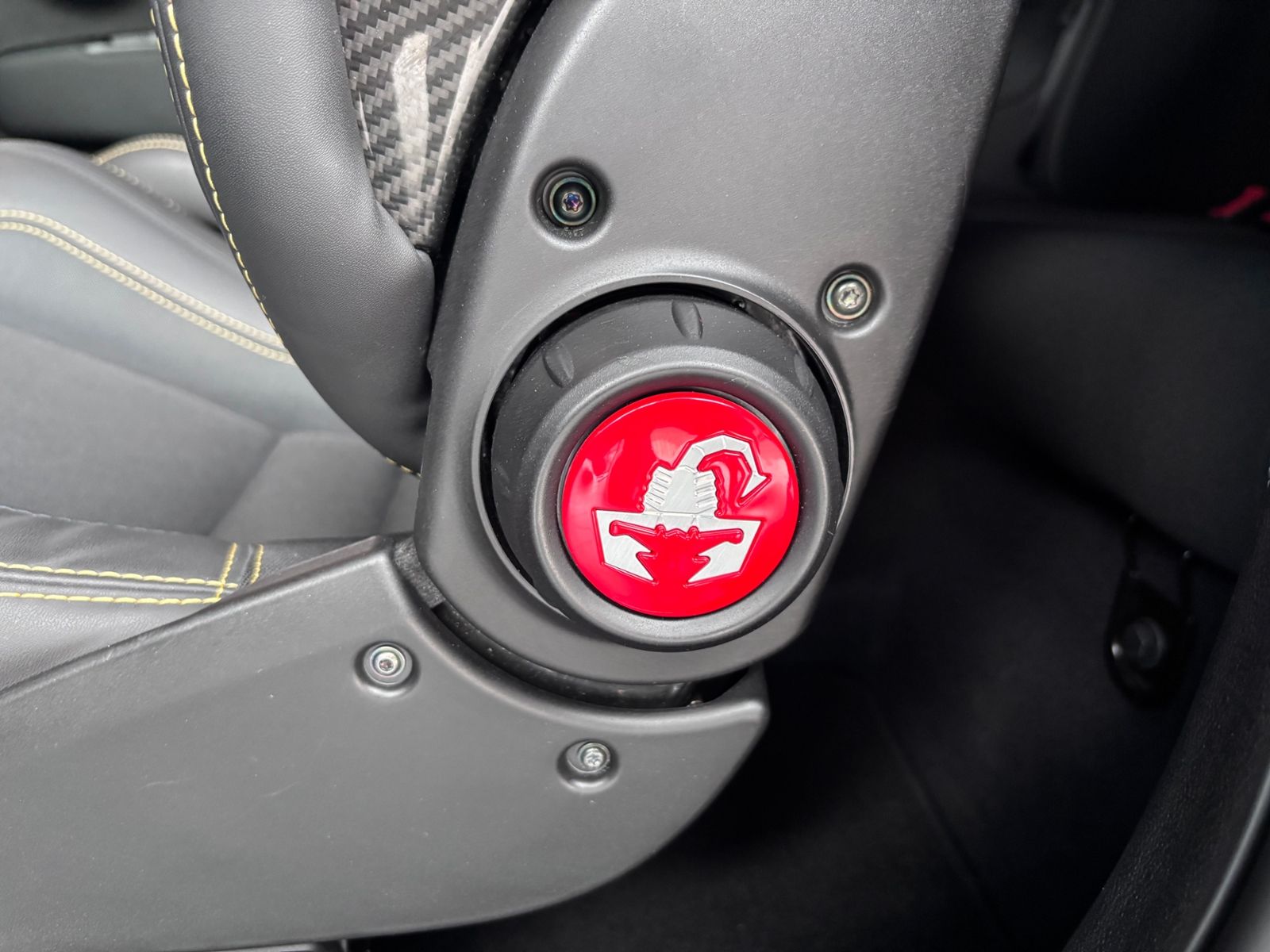 Fahrzeugabbildung Abarth 695 75 Anniversario NAVI ALU Beats