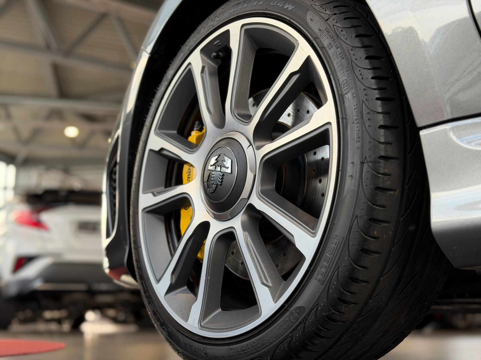 Fahrzeugabbildung Abarth 695C Turismo BEATS KLIMA NAV