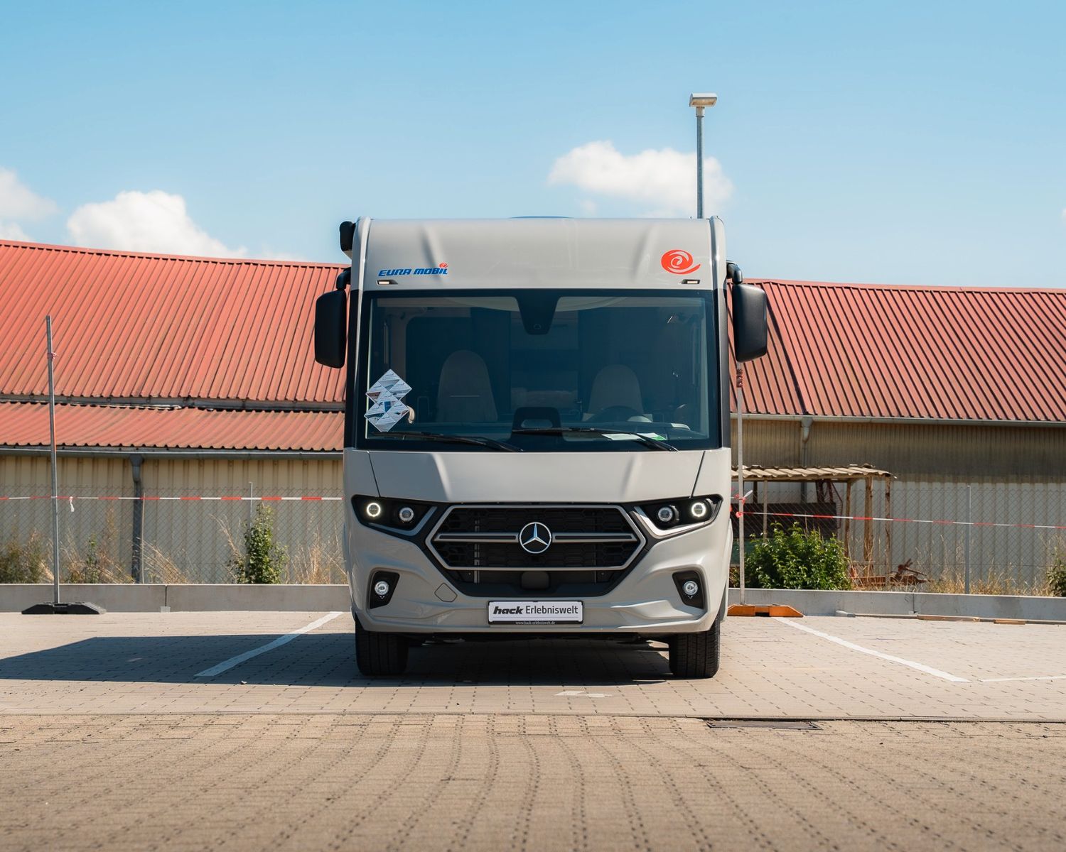 Fahrzeugabbildung Eura Mobil Integra Line 726 EF GT *DELTA / HUBSTÜTZEN*