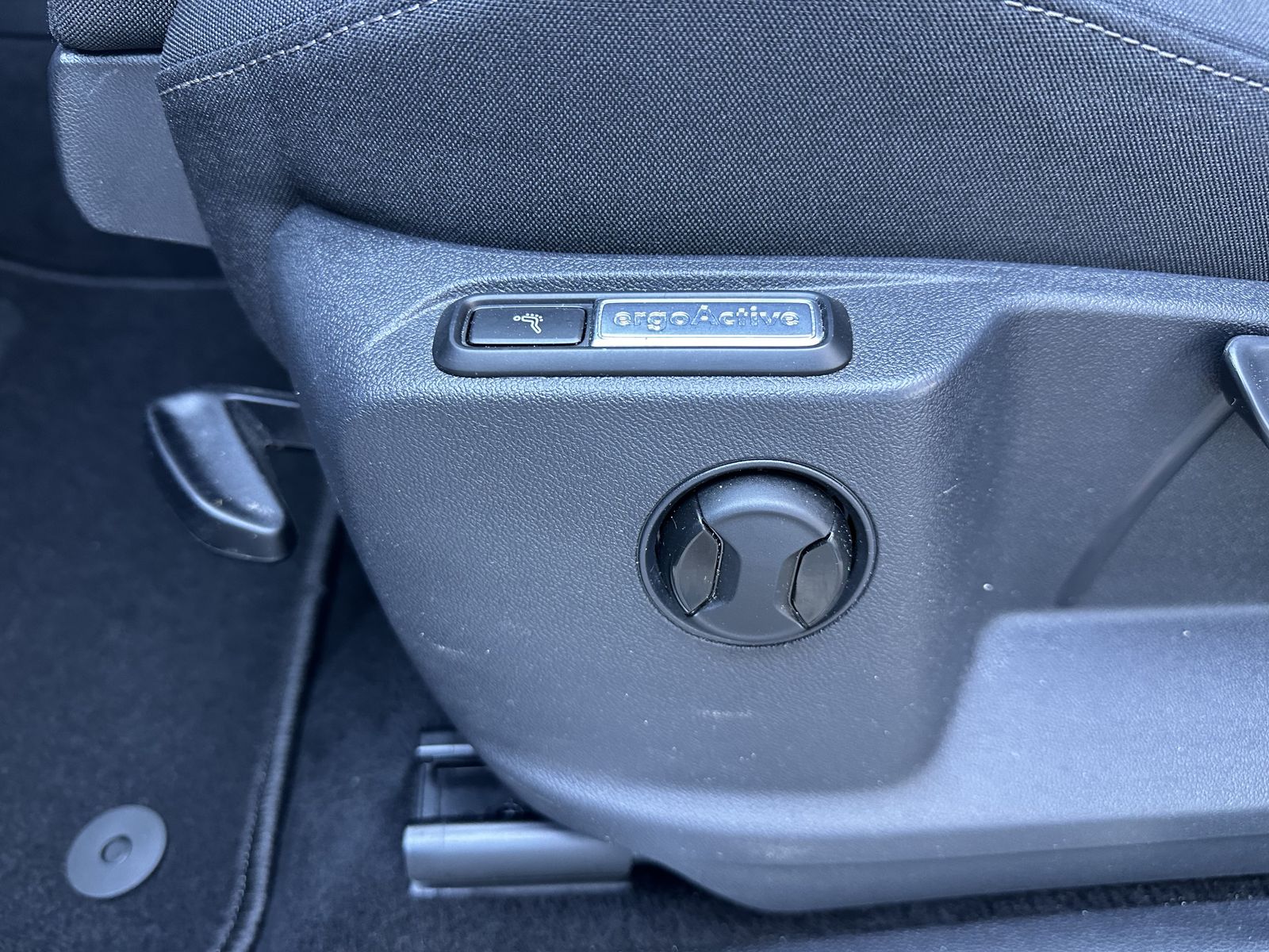 Fahrzeugabbildung Volkswagen Tiguan Allspace Life NAV+IQ-LIGHT+AHK+ACC+19ZOLL