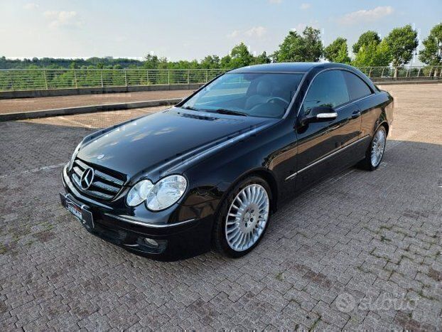 Mercedes-Benz CLK 220 VALUTIAMO USATO/SCAMBIO