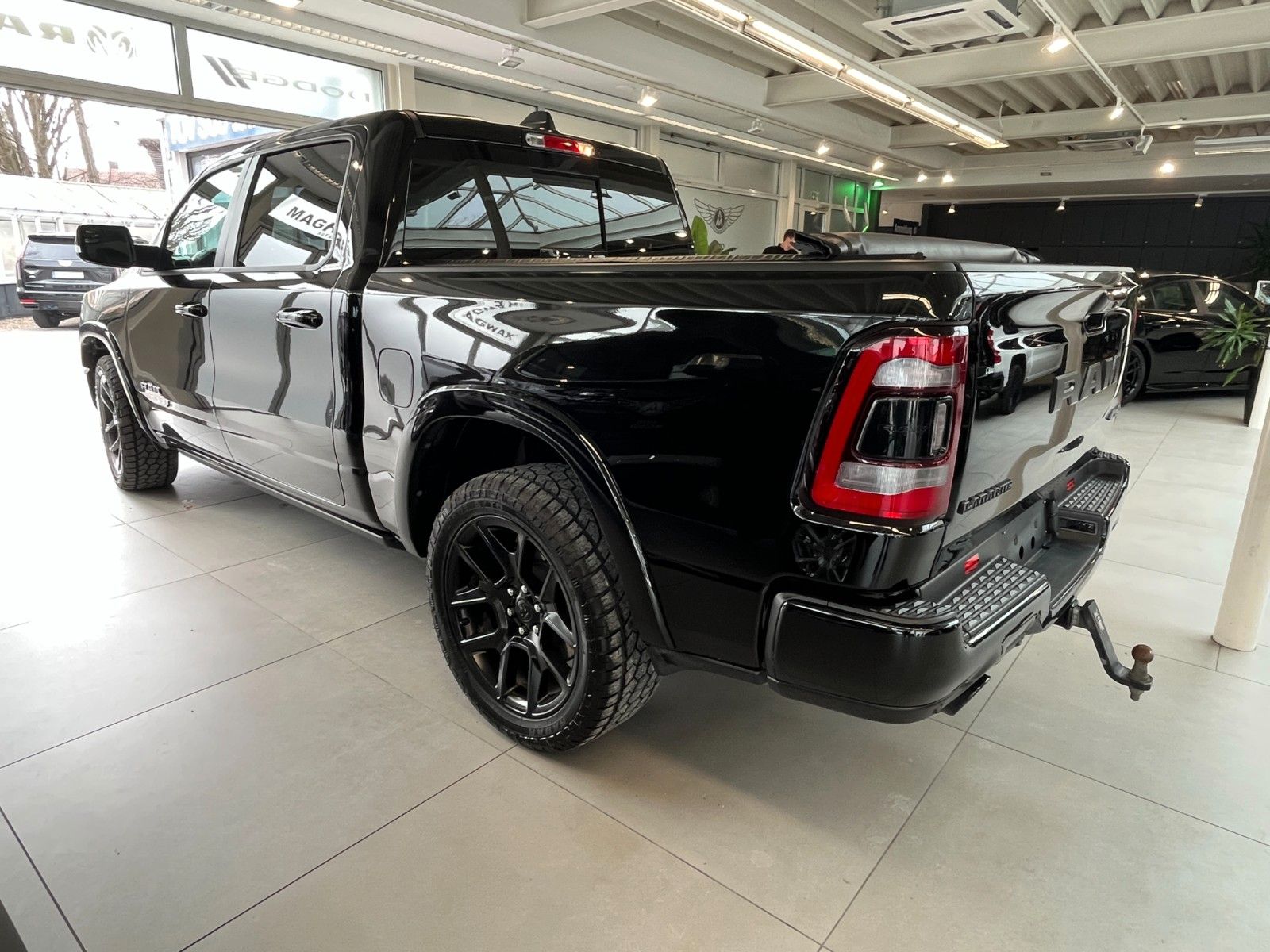 Fahrzeugabbildung Chevrolet Silverado ZR2 V8 6.2*Head-Up*360°*AHK*Bügel