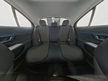 Mercedes E 220 - 5