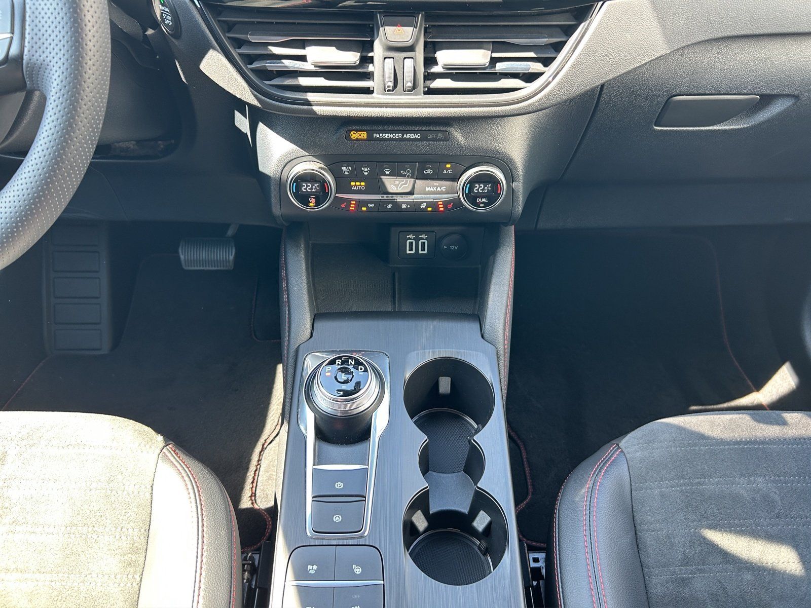 Fahrzeugabbildung Ford Kuga 2.5 Duratec Plug-in-Hybrid ST-Line X/PANO/