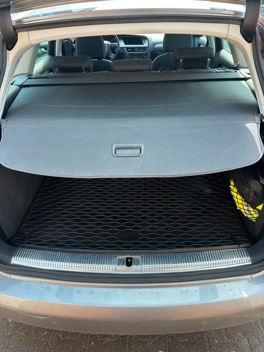 Audi A4 2010 — photo 8