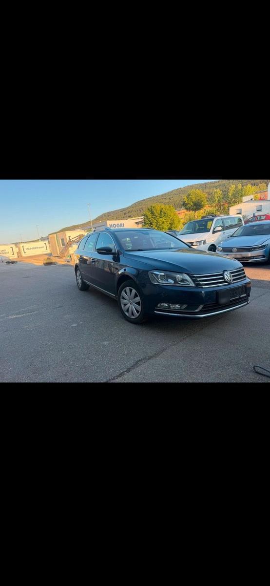 Volkswagen Passat 2014 — rear view
