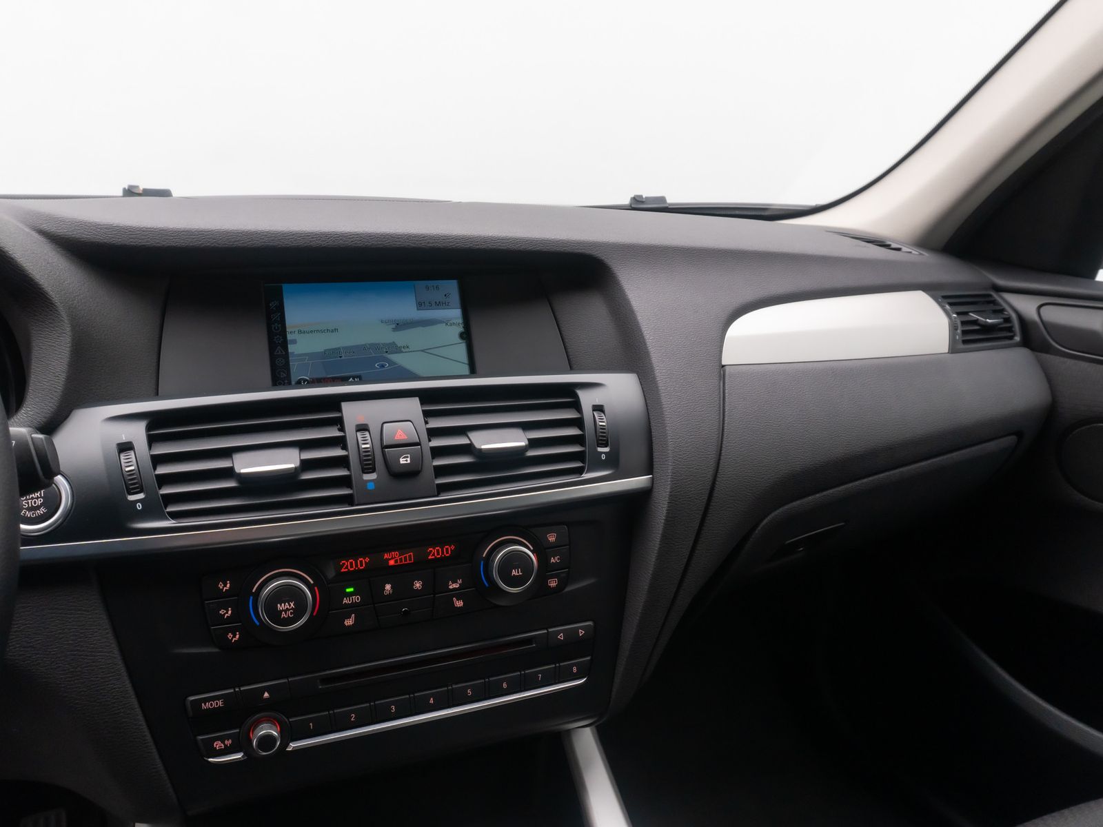 Fahrzeugabbildung BMW X3 sD18d HUD Bi-Xenon FernlichAss NavviBisiness