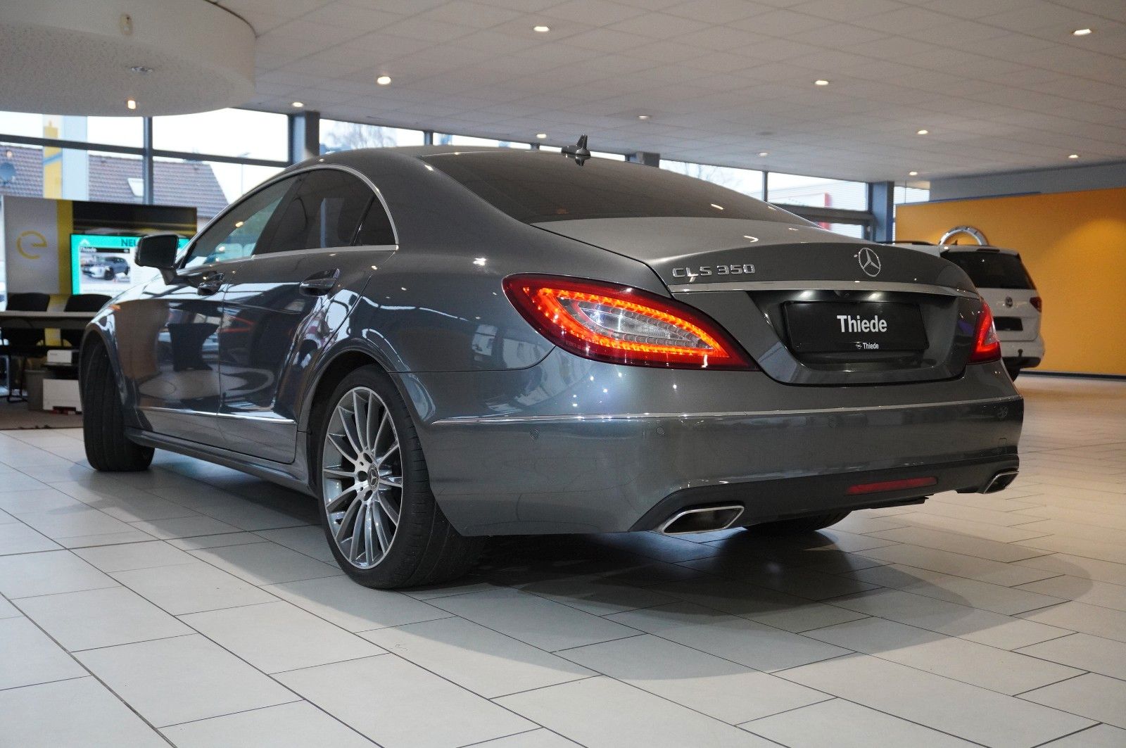 Fahrzeugabbildung Mercedes-Benz CLS 350 COUPE NAVI/AMG/KAMERA/MULTIBEAM/SH/TEMP.