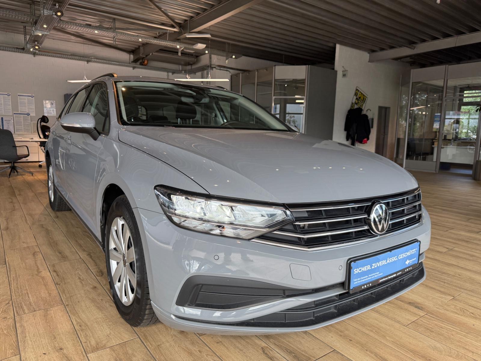 Volkswagen Passat Variant Conceptline DSG/RFKTNAV/APP CON