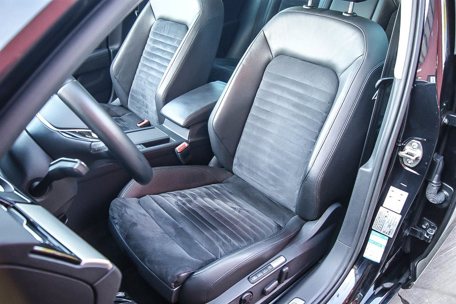 Fahrzeugabbildung Volkswagen Passat Variant 14TSI HIGHLINE ACC PREMIUM KESSY