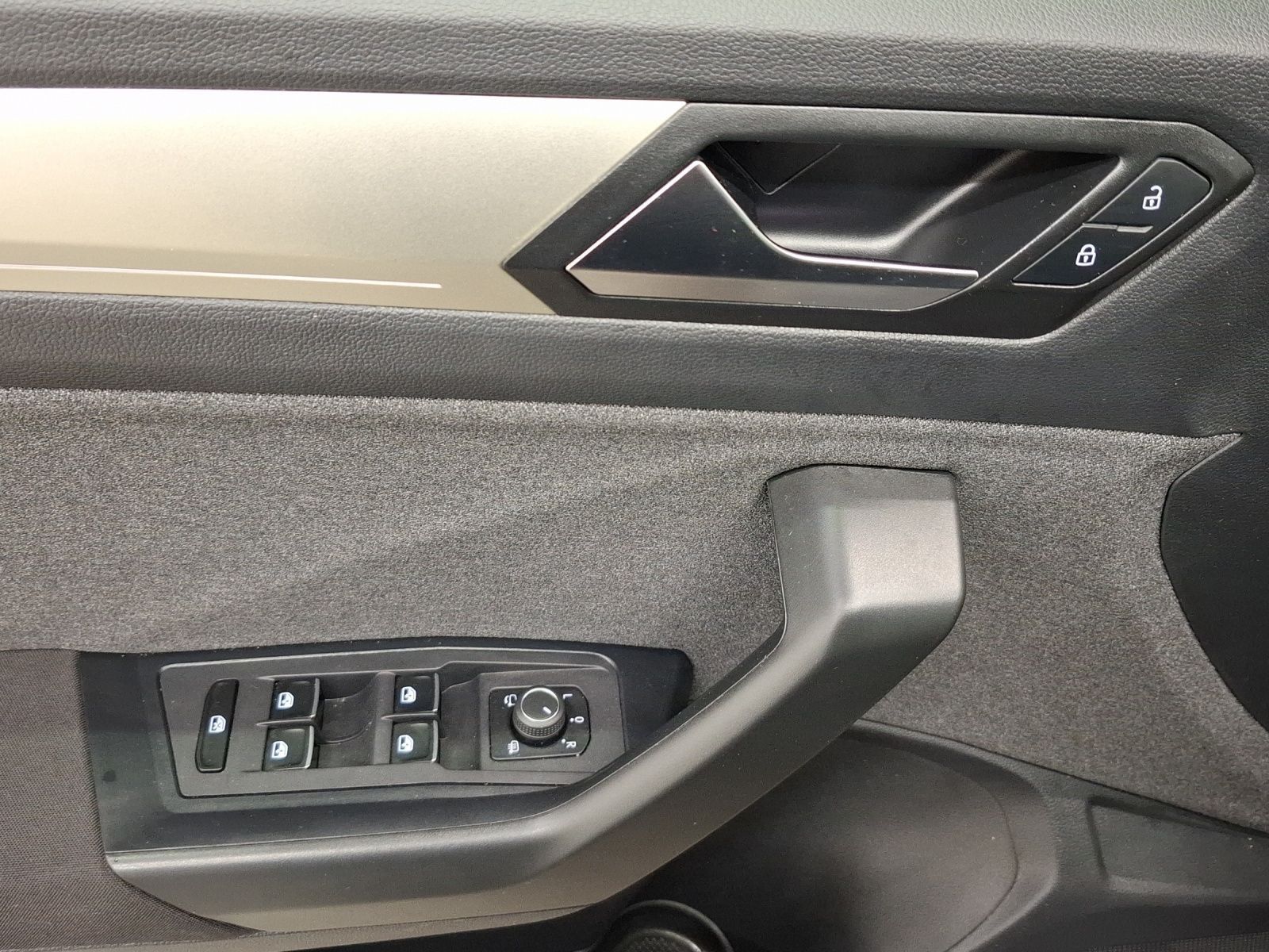 Volkswagen T-Roc - Bild 8