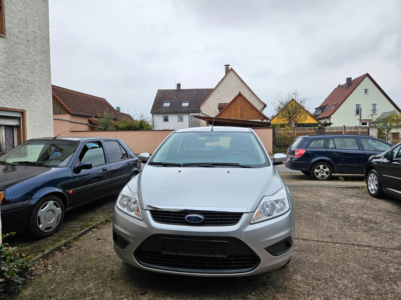 Ford Focus Lim. Style* nur 81000 KM * Tüv Neu *