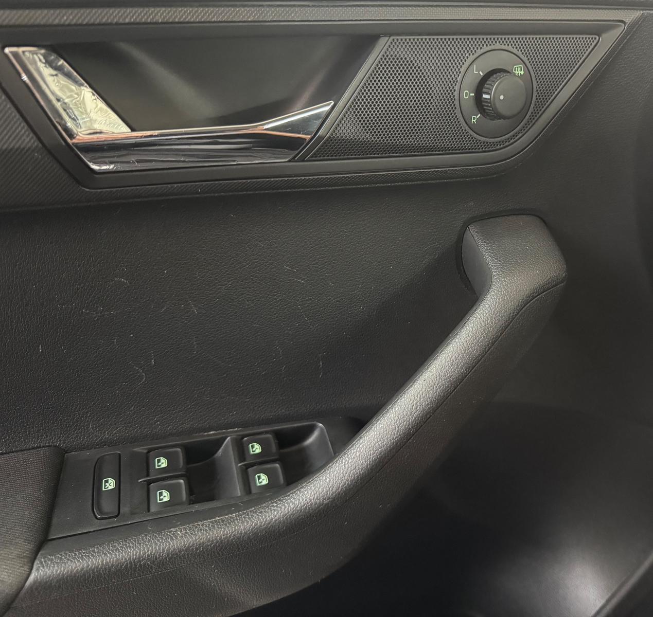 Skoda Fabia 2015 — photo 13
