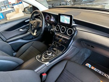 MYAUTOCENTER – Gebraucht- und Jahreswagen mit Werkstattservice in Pfaffenhofen Mercedes-Benz GLC *TÜVSERVICE NEU*TEMPO*AHK*SitzHZ*NAV*PDC*